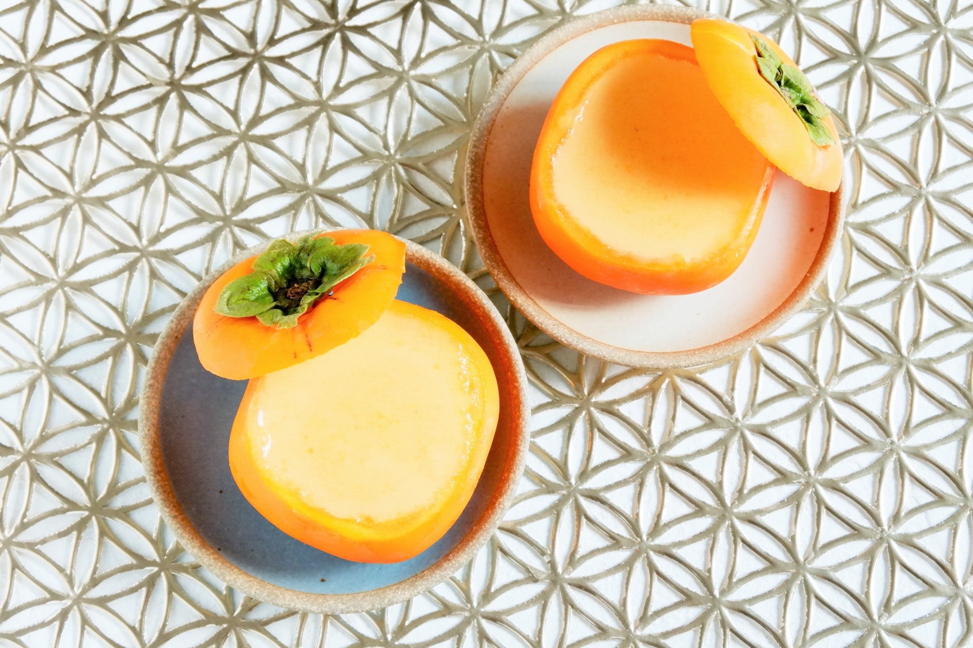 材料は柿・牛乳のみ!10分でできる丸ごと柿のとろとろプリン