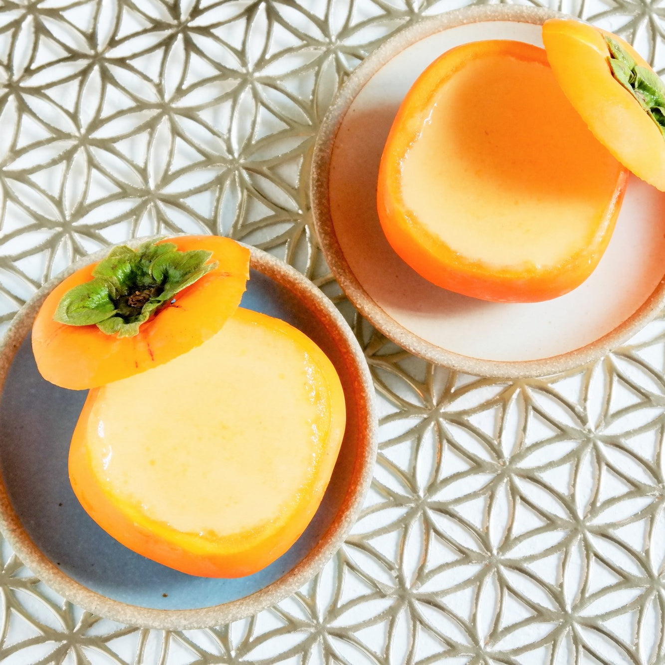 材料は柿・牛乳のみ!10分でできる丸ごと柿のとろとろプリン