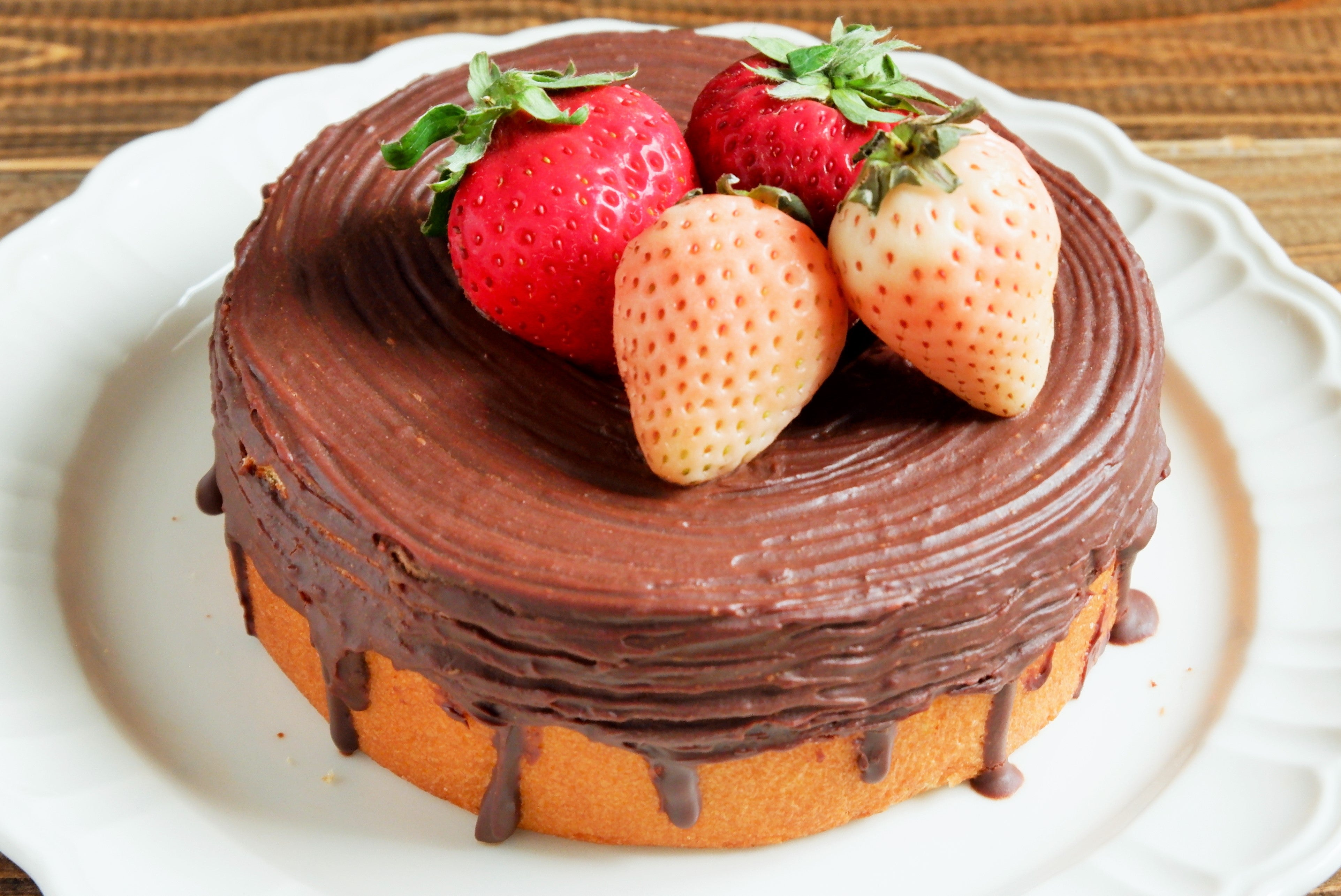 【子どもと作れる簡単バレンタインスイーツ】いちご香る　チョコがけバームクーヘン