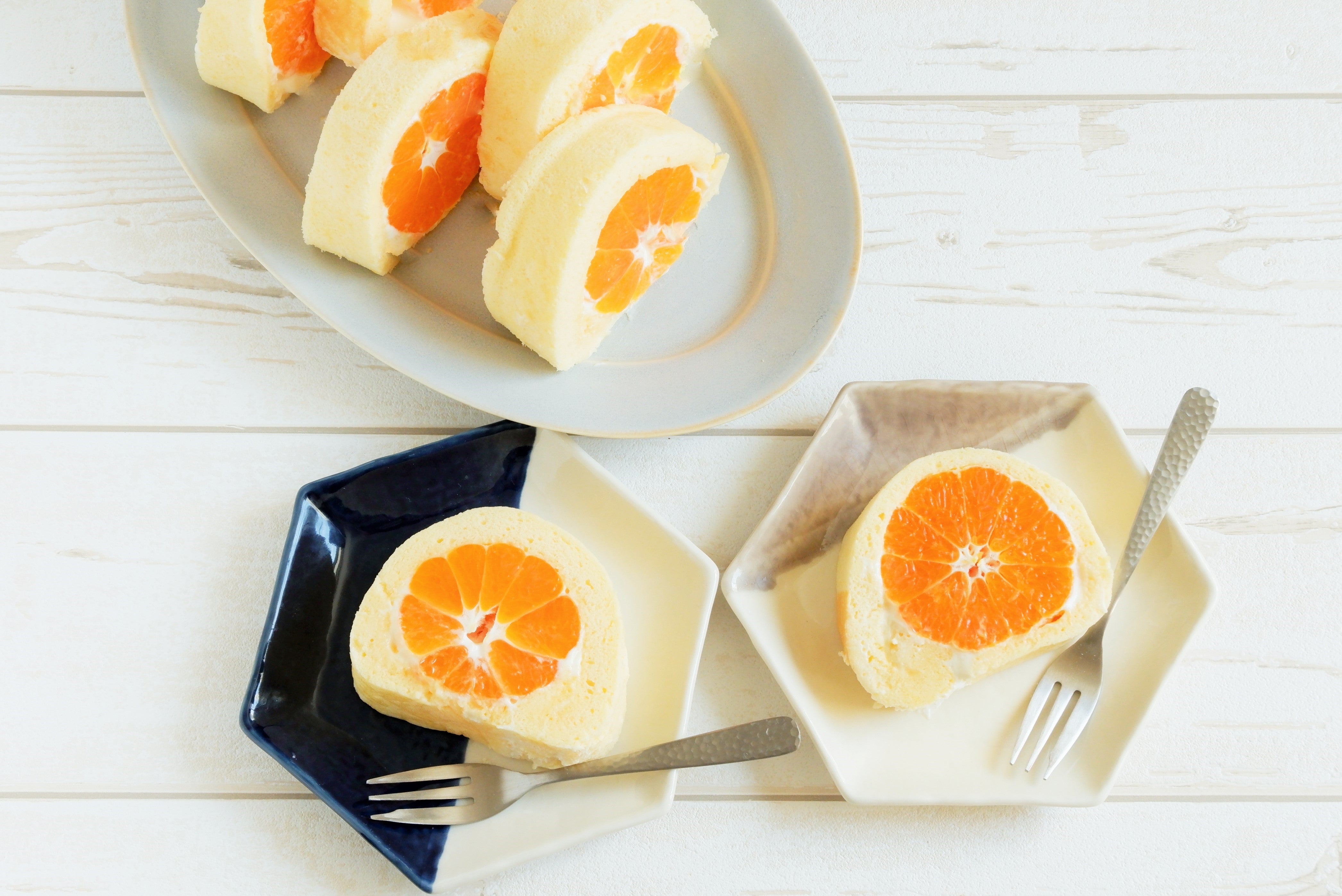 まるごとみかんのヨーグルトロールケーキ