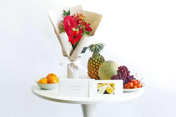 季節の花束（レッド）とフルーツギフトカード-花葉-Hanaba