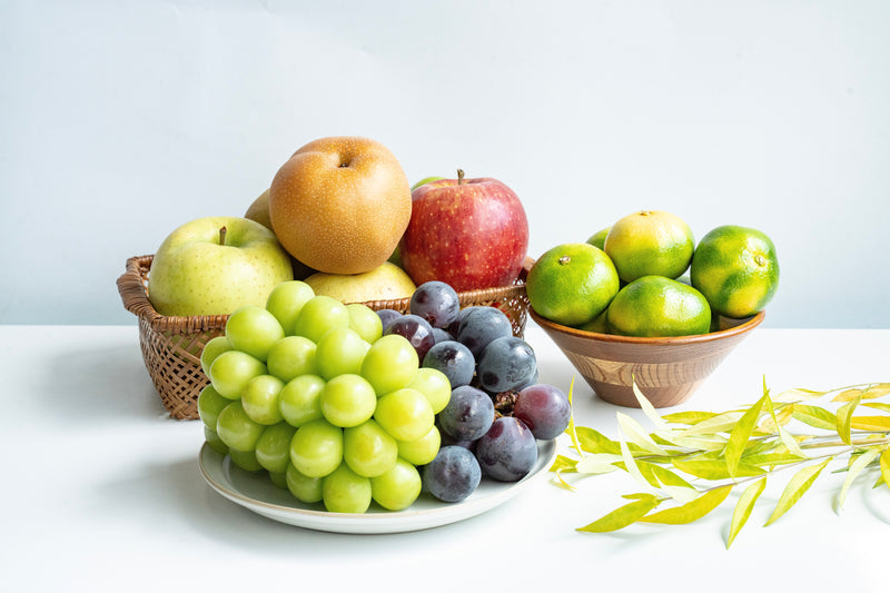 季節の花束（ピンク）とフルーツギフトカード-花葉-Hanaba