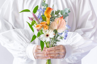 季節の花束（ミックス）とフルーツギフトカード-花葉-Hanaba