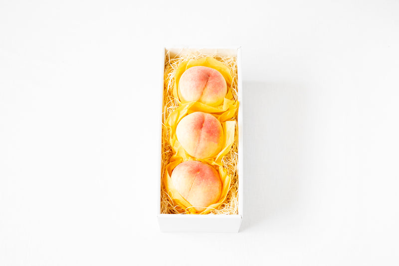 あら川の桃　3玉